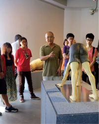 �j�ǥͬ��x�W���J���N�`�J�s�����y