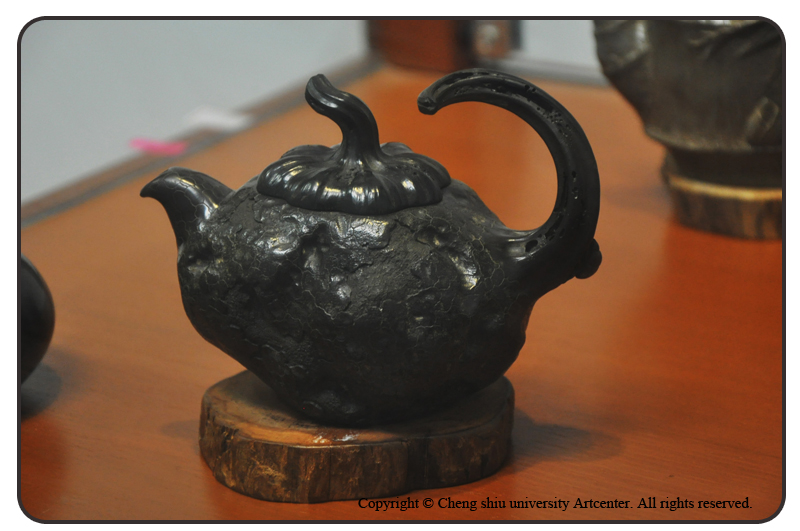 ���J���@�եɥۨѬK���@�̪F�i�d�˥եɥۡ@12&times;7&times;8.5�@2005