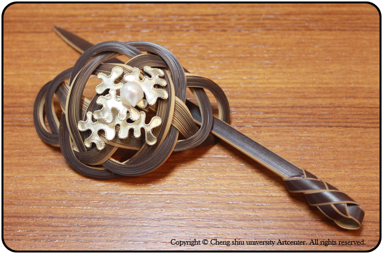 �K�N�v���@18.2&times;6.3&times;4.5�@925�ȡB�ï]�B�ˡ@2011