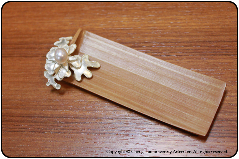 ���@�@12&times;4.8&times;2.7�@925�ȡB�ï]�B�ˡ@2011